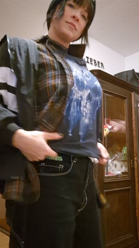 1763744456 333 Baggy Clothes Are Hiding Them Well Big Boobs Dizzydora