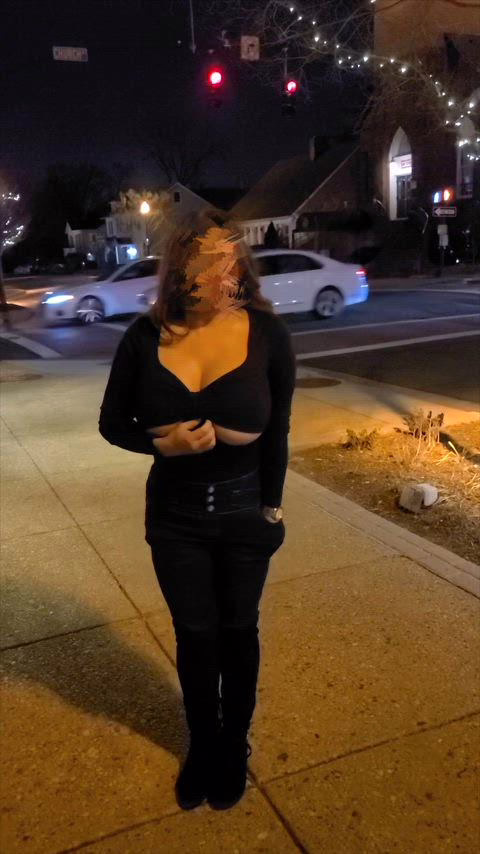 Flashing my big titties to drivers