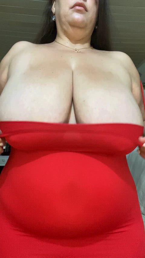 Big Boobs 280Lbs On Red Means Hot Hope Someone