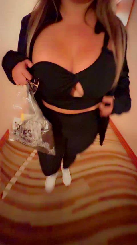Big Boobs Just A Little Hotel Tease Vice Xxx