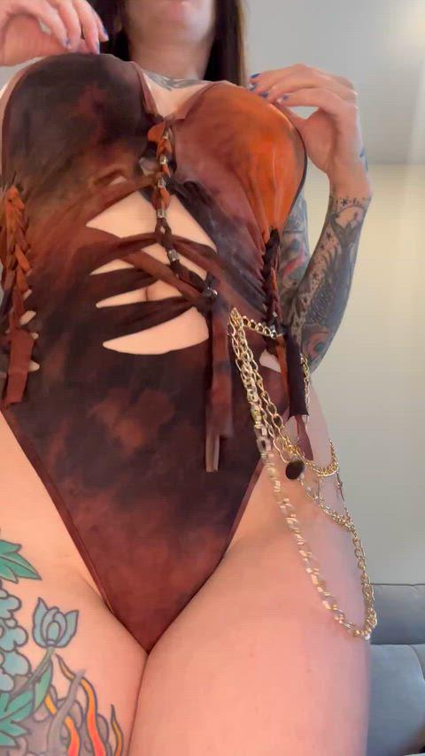 Big Boobs Oops Nip Slip