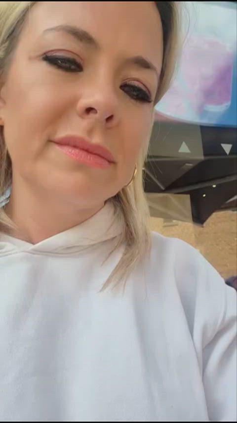 Big Boobs Coffee Break And A Flash Frankiefiestymilf