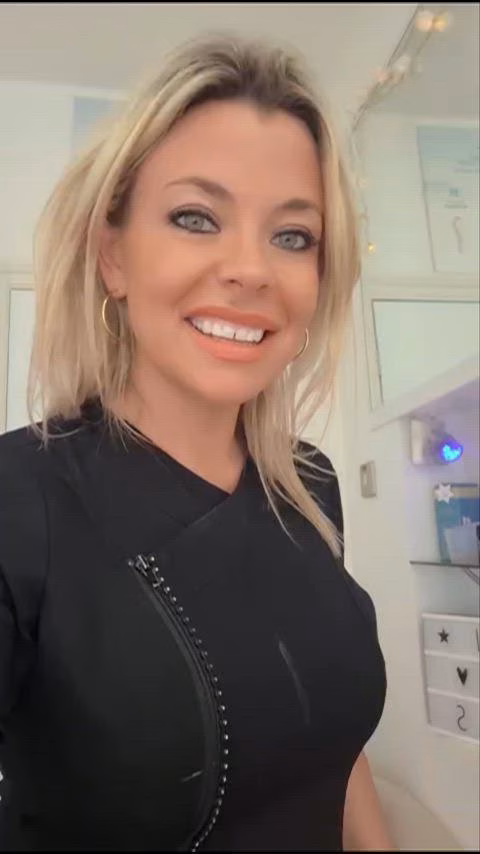 Big Boobs – Had to show you under my uniform – FrankieFiestyMilf