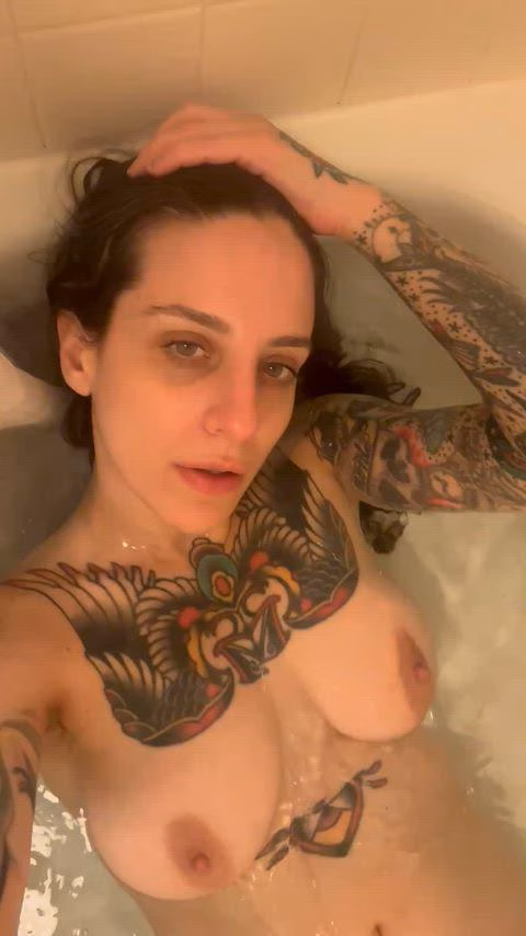Big Boobs – Morning ritual, getting my tits fresh and clean – ellixraven