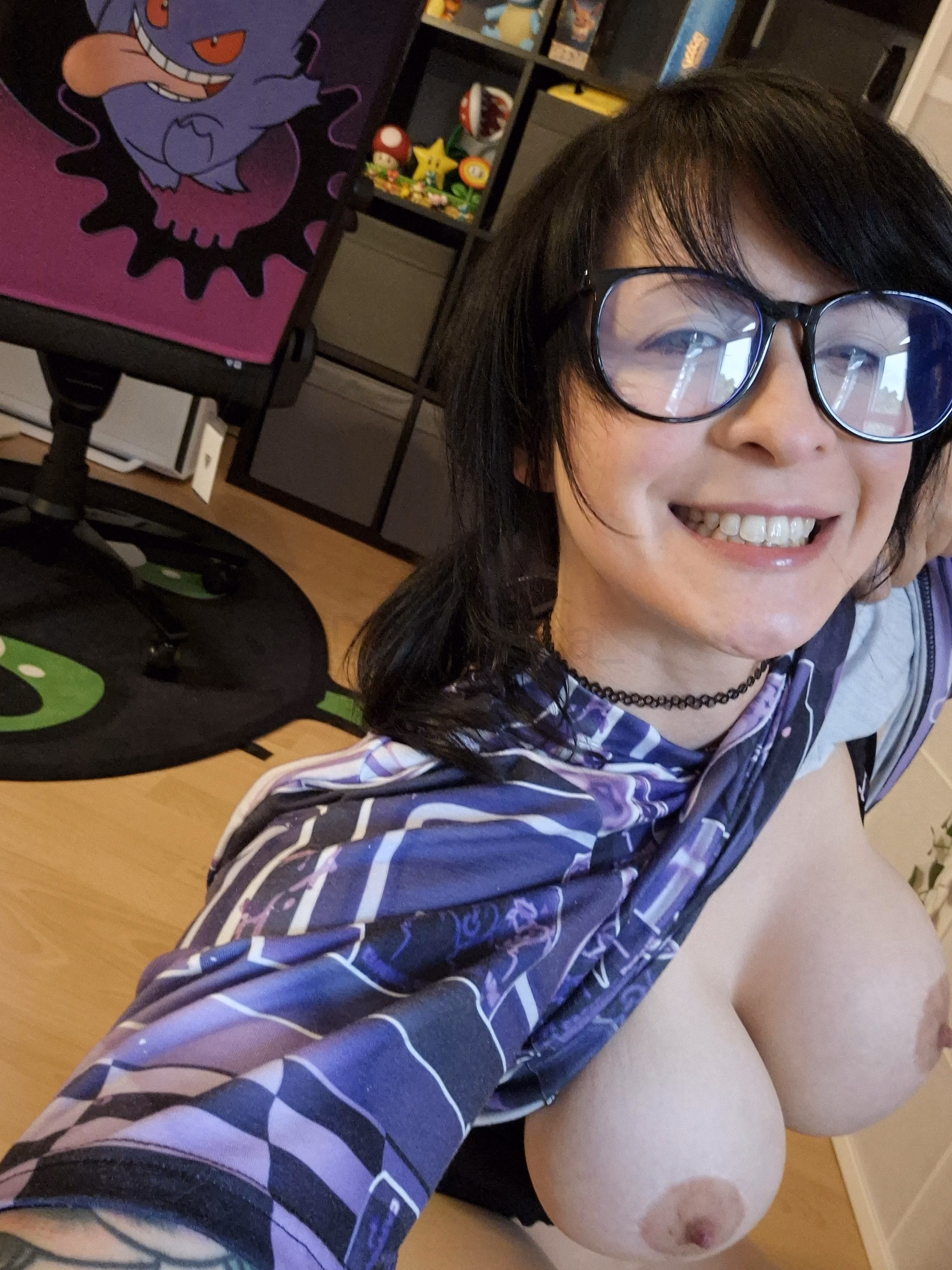 Big Boobs – Smile & boobs – DizzyDora_