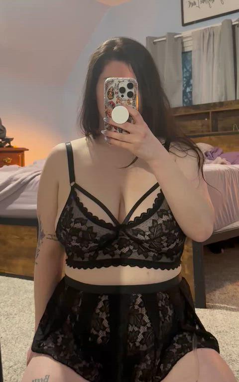 Big Boobs Whos Ready To Play With Me