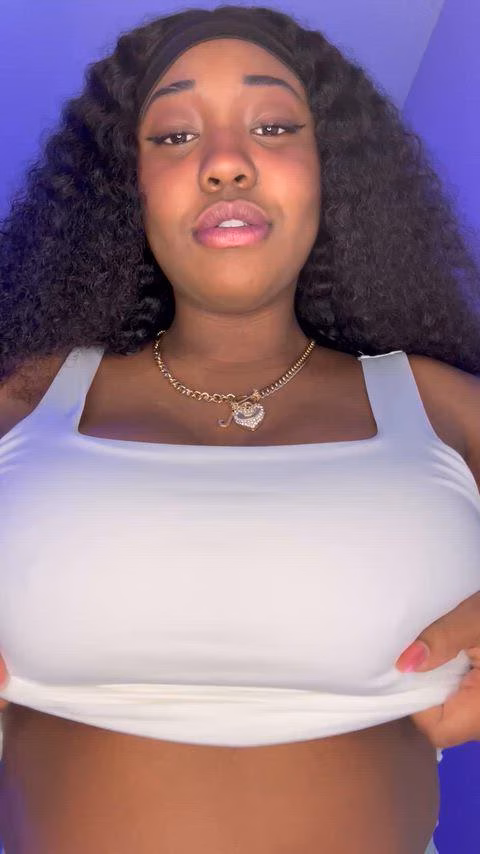 Big Boobs – love showing off my huge naturals – Cocobaby13