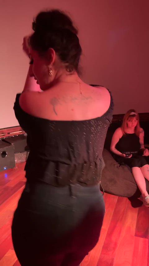 Big Boobs Yesim Exactly The Kind Of Bad Influence